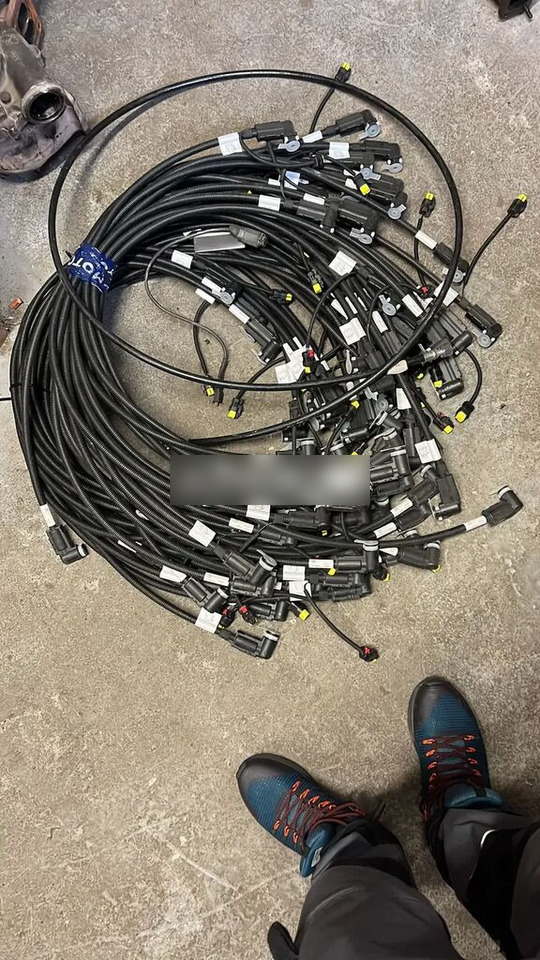 Nowy Przewód Do Komputera Sterownika Silnika BOSCH , MANITOU MLT 5463119100 - כבלים/ רתמת חוט עבור משאית: תמונה 1 Nowy Przewód Do Komputera Sterownika Silnika BOSCH , MANITOU MLT 5463119100 - כבלים/ רתמת חוט עבור משאית: תמונה 1