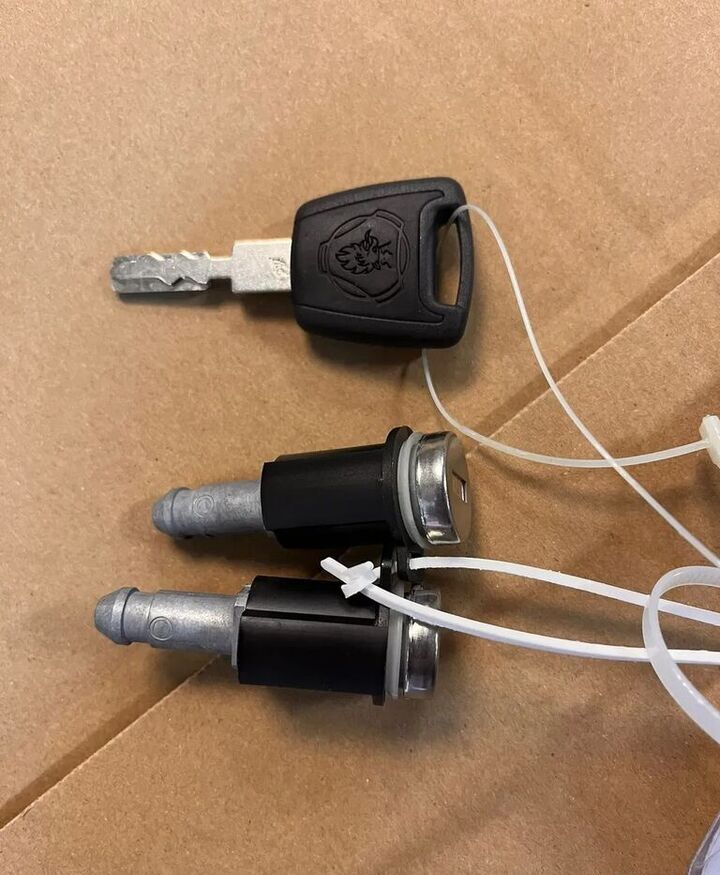 Scania Nowa Kluczyka R 1407683 / 1535125 Scania truck - מערכת חשמל עבור משאית: תמונה 2 Scania Nowa Kluczyka R 1407683 / 1535125 Scania truck - מערכת חשמל עבור משאית: תמונה 2