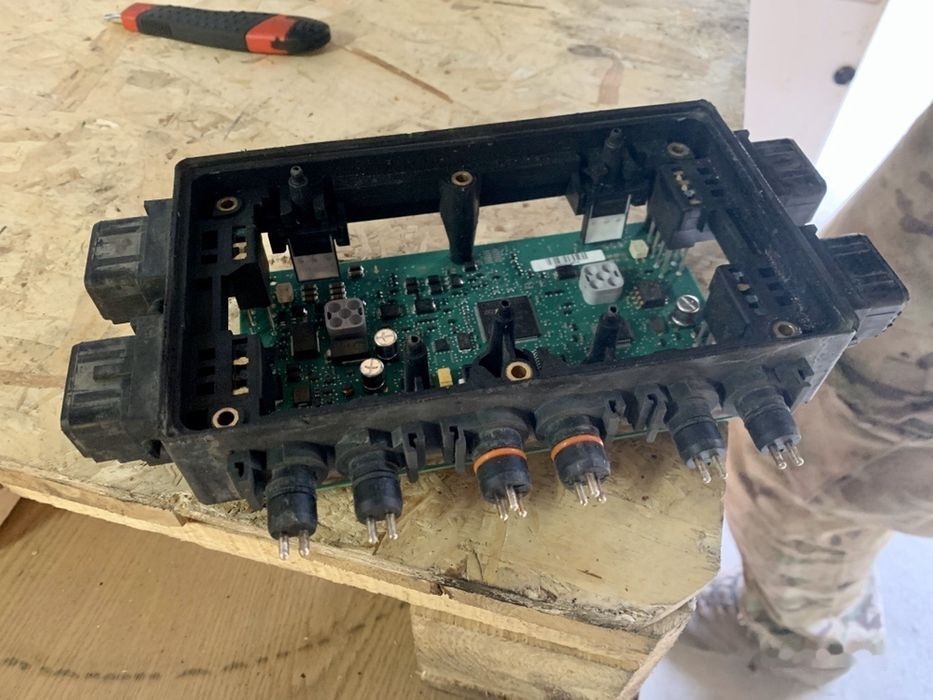 WABCO Elektronika D E TEBS E Modulator naczepa hurt części - נתיך עבור קרון נגרר: תמונה 1 WABCO Elektronika D E TEBS E Modulator naczepa hurt części - נתיך עבור קרון נגרר: תמונה 1