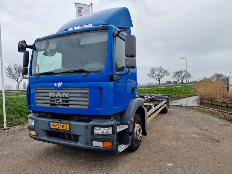 MAN TGM 15.240 container, BDF, 2009, NL Truck - מוביל מכולות/ משאית החלפת גוף: תמונה 1 MAN TGM 15.240 container, BDF, 2009, NL Truck - מוביל מכולות/ משאית החלפת גוף: תמונה 1