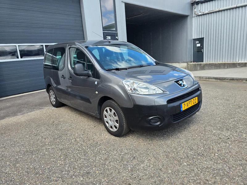 Peugeot Partner 1.6 benzine - מכונית: תמונה 2 Peugeot Partner 1.6 benzine - מכונית: תמונה 2
