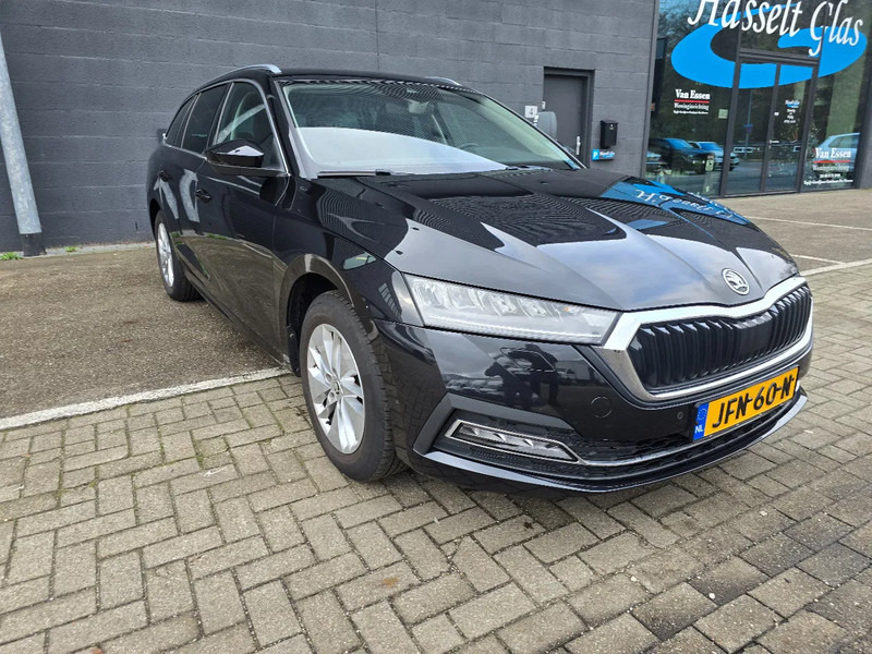 Škoda Octavia Combi 1.0 Benzine - מכונית: תמונה 3 Škoda Octavia Combi 1.0 Benzine - מכונית: תמונה 3