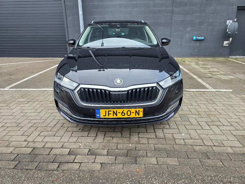 Škoda Octavia Combi 1.0 Benzine - מכונית: תמונה 2 Škoda Octavia Combi 1.0 Benzine - מכונית: תמונה 2