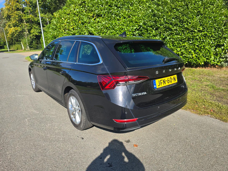 Škoda Octavia Combi 1.0 Benzine - מכונית: תמונה 3 Škoda Octavia Combi 1.0 Benzine - מכונית: תמונה 3