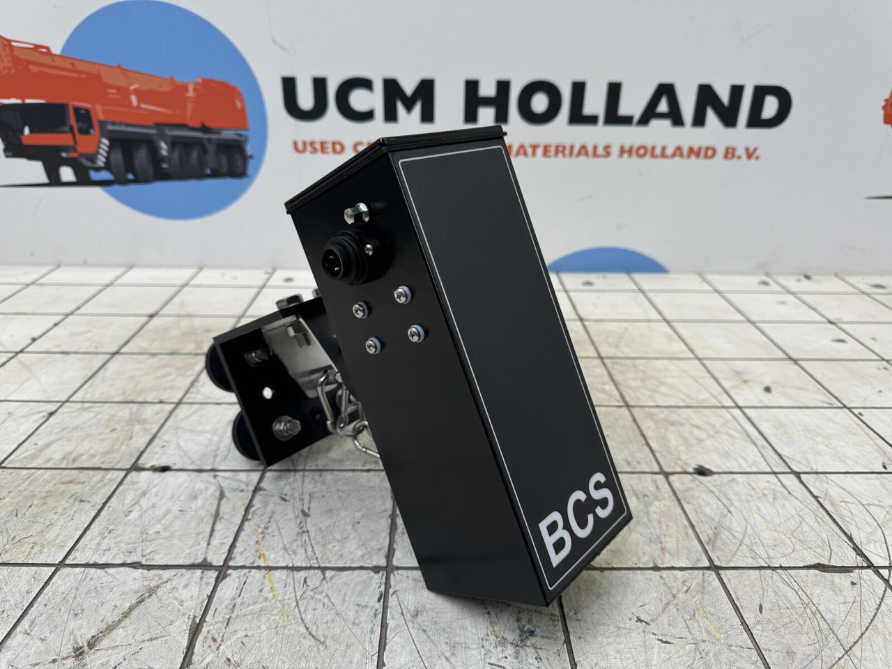 BCS VH-3610-10 set new - תא ופנים הרכב עבור עגורן זוחל: תמונה 4 BCS VH-3610-10 set new - תא ופנים הרכב עבור עגורן זוחל: תמונה 4