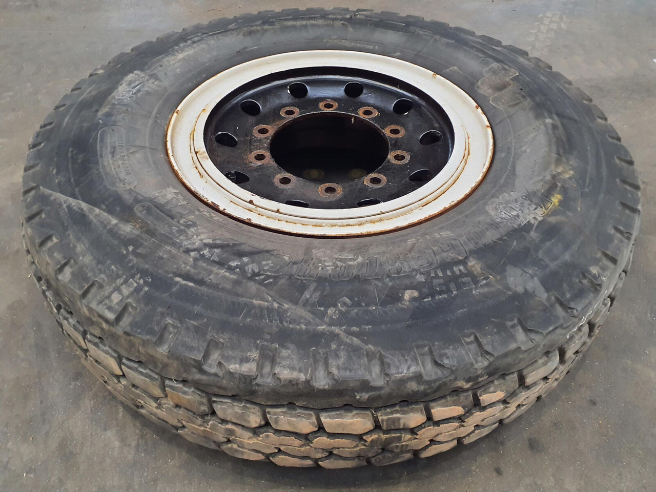 Bridgestone Wheel 385/95R25 10 4.7 3p - חבילת גלגלים וצמיגים עבור עגורן: תמונה 2 Bridgestone Wheel 385/95R25 10 4.7 3p - חבילת גלגלים וצמיגים עבור עגורן: תמונה 2