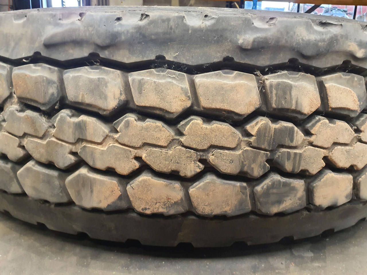 Bridgestone Wheel 385/95R25 10 4.7 3p - חבילת גלגלים וצמיגים עבור עגורן: תמונה 3 Bridgestone Wheel 385/95R25 10 4.7 3p - חבילת גלגלים וצמיגים עבור עגורן: תמונה 3