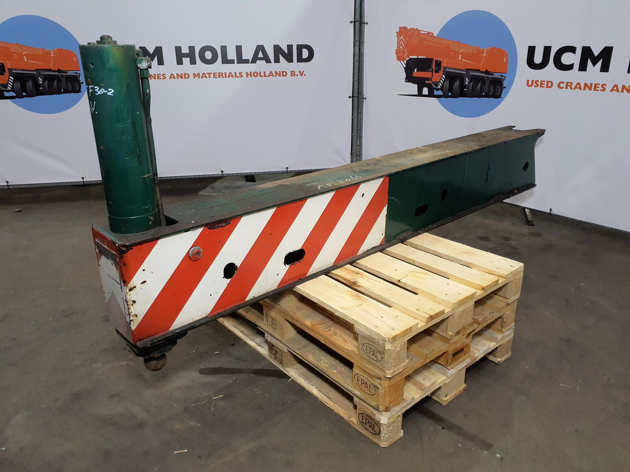 FAUN ATF 30-2 outrigger beam front complete - מתלה עבור עגורן נייד: תמונה 2 FAUN ATF 30-2 outrigger beam front complete - מתלה עבור עגורן נייד: תמונה 2