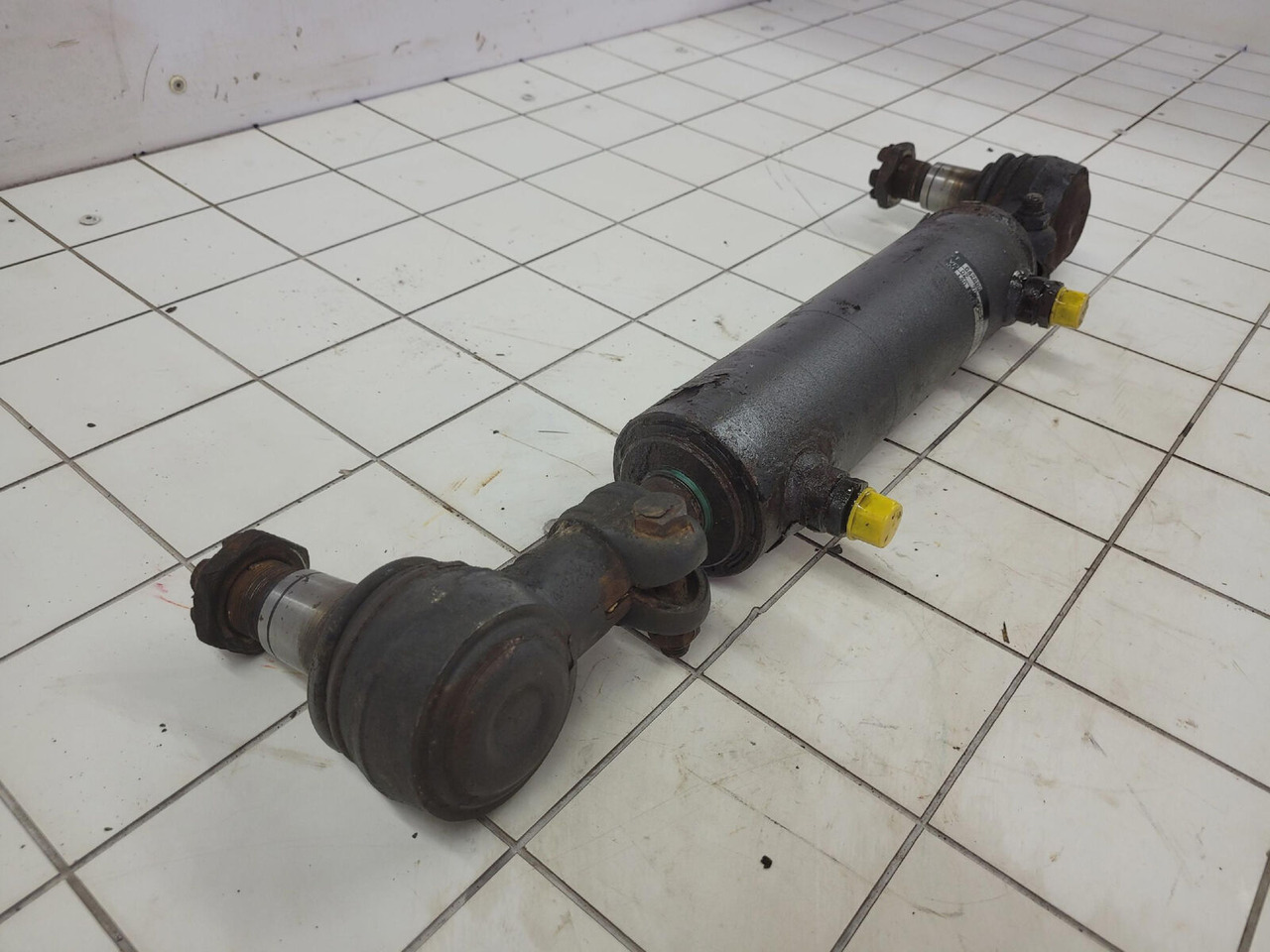 FAUN ATF 50G-3 steering cylinder - צילינדר הידרולי עבור עגורן נייד: תמונה 2 FAUN ATF 50G-3 steering cylinder - צילינדר הידרולי עבור עגורן נייד: תמונה 2