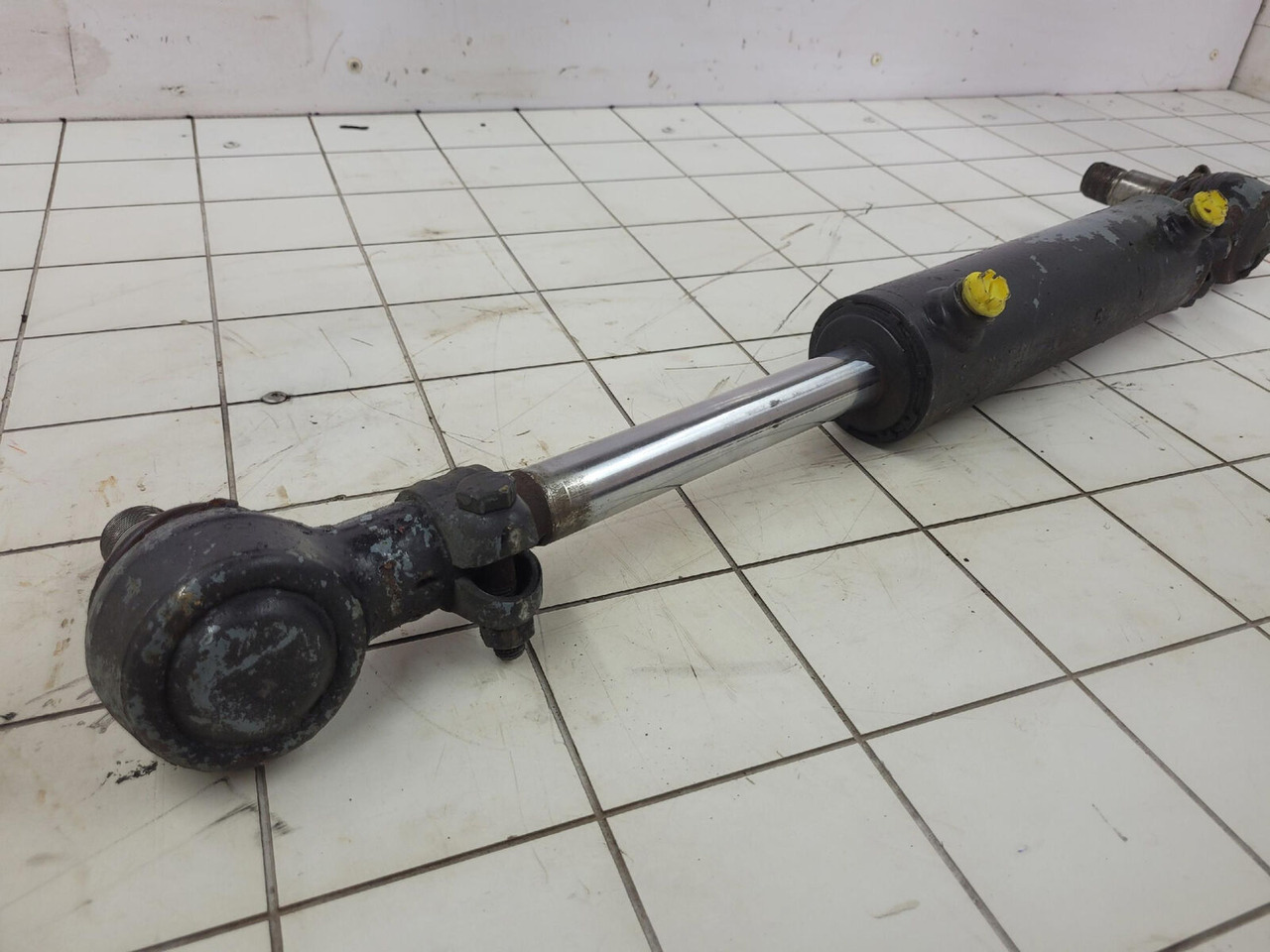 FAUN ATF 60-4 steering cylinder - צילינדר הידרולי עבור עגורן נייד: תמונה 2 FAUN ATF 60-4 steering cylinder - צילינדר הידרולי עבור עגורן נייד: תמונה 2