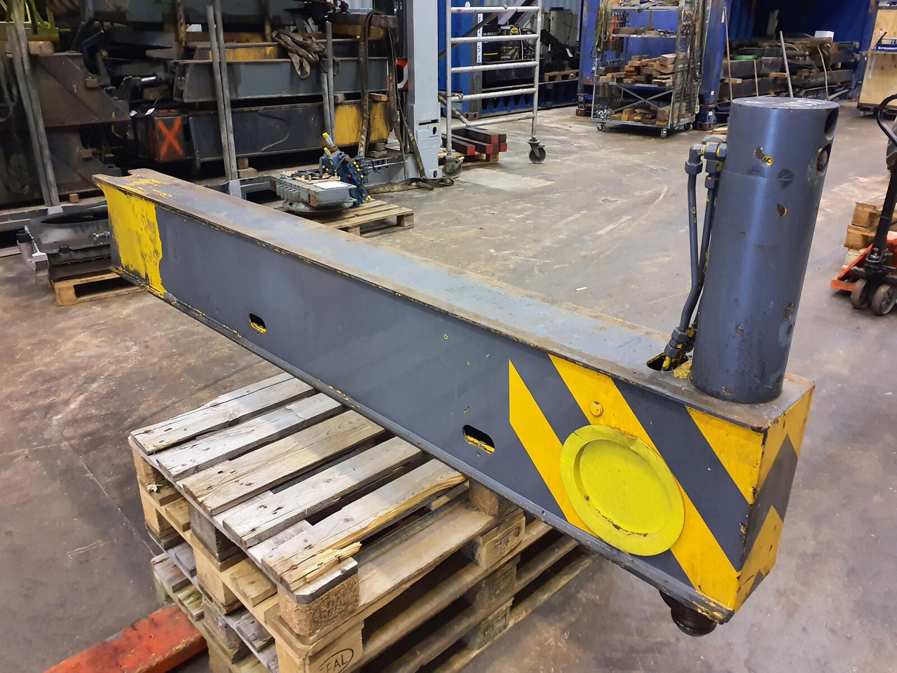 FAUN RTF 50-3 outrigger beam front complete - מתלה עבור עגורן נייד: תמונה 1 FAUN RTF 50-3 outrigger beam front complete - מתלה עבור עגורן נייד: תמונה 1