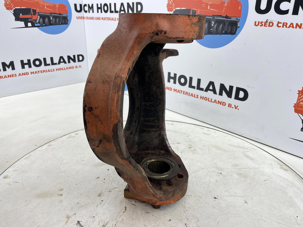 מפרק היגוי עבור עגורן נייד FAUN RTF 50 Steering knuckle 16 holes axle 1 right: תמונה 6
