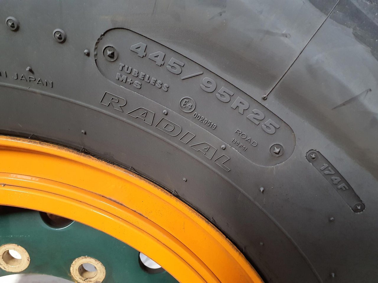 חבילת גלגלים וצמיגים עבור עגורן FAUN Wheel 445/95R25 10 7.5 3p: תמונה 6
