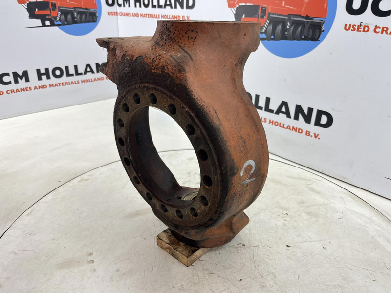 Faun RTF 50 Steering knuckle 16 holes axle 3 right - מפרק היגוי עבור עגורן: תמונה 1 Faun RTF 50 Steering knuckle 16 holes axle 3 right - מפרק היגוי עבור עגורן: תמונה 1