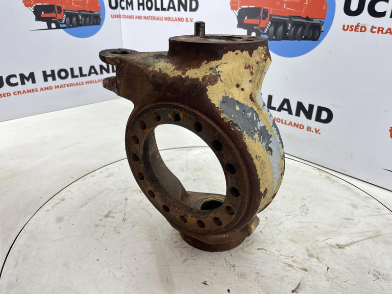 Faun RTF 50 Steering knuckle 16 holes axle 4 right - מפרק היגוי עבור עגורן: תמונה 1 Faun RTF 50 Steering knuckle 16 holes axle 4 right - מפרק היגוי עבור עגורן: תמונה 1