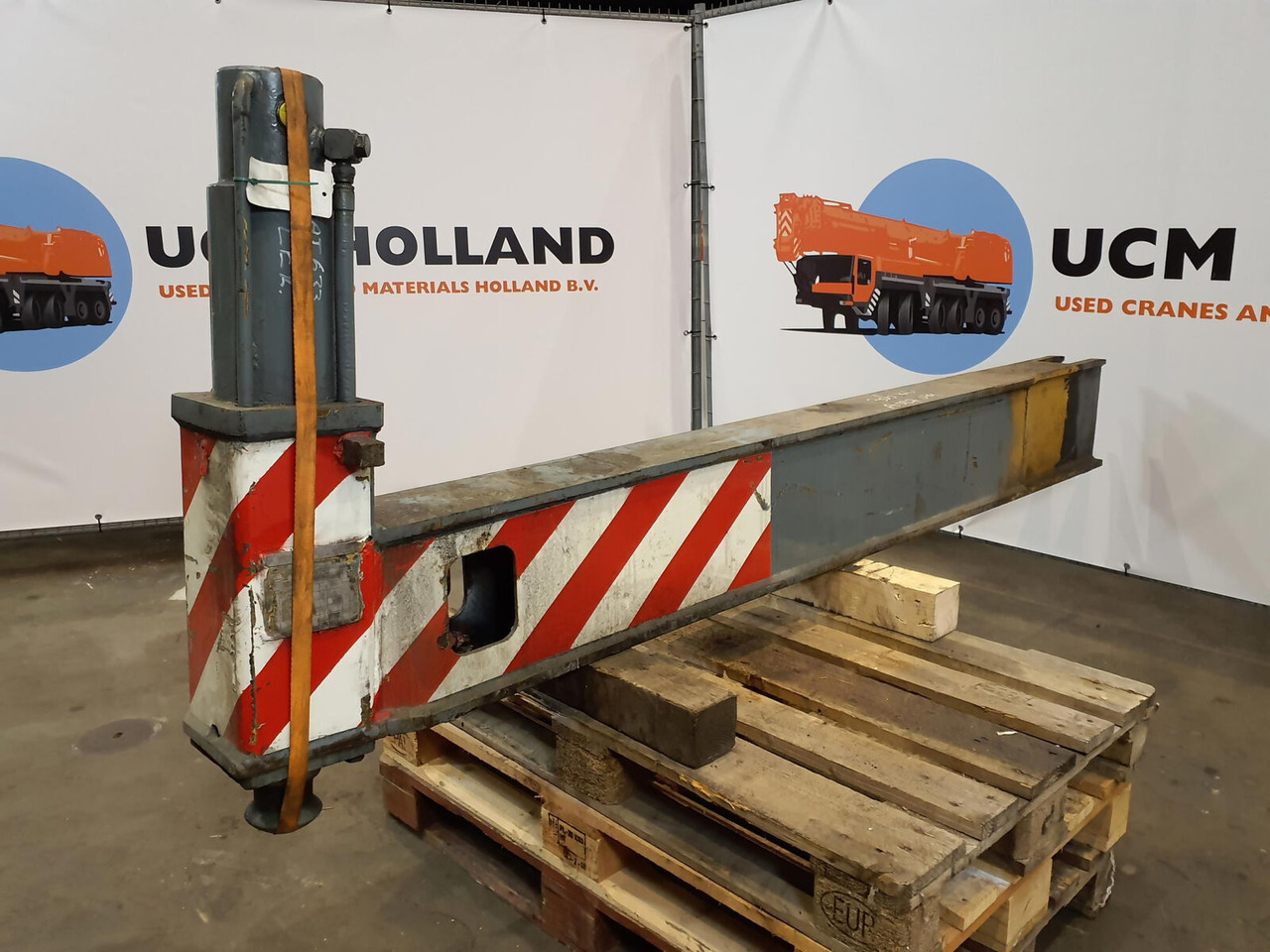 Grove AT 633 outrigger beam complete rear - מתלה עבור עגורן נייד: תמונה 2 Grove AT 633 outrigger beam complete rear - מתלה עבור עגורן נייד: תמונה 2