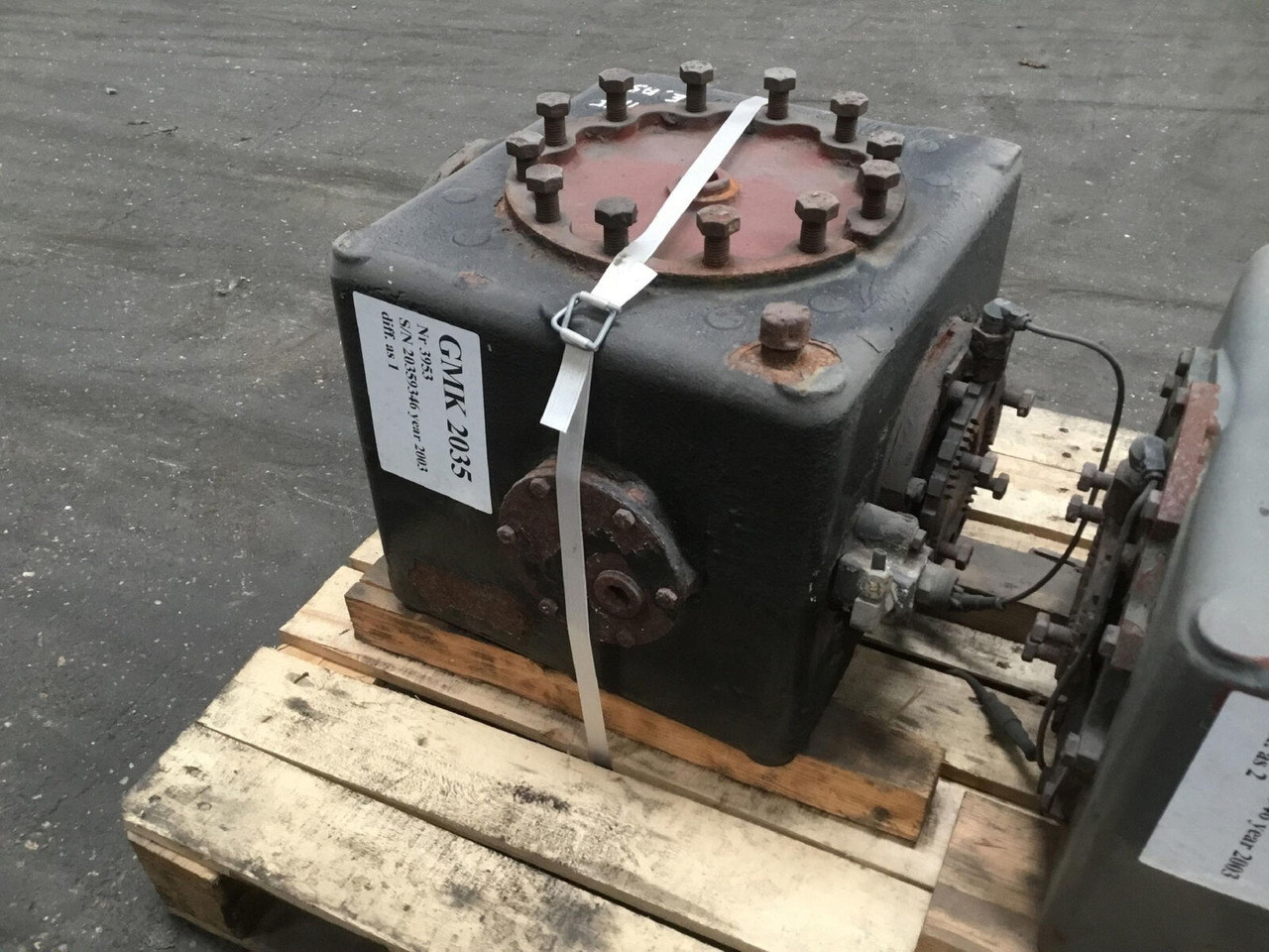 Grove GMK 2035 Diff box axle nr 1 - הילוך דיפרנציאלי עבור עגורן נייד: תמונה 3 Grove GMK 2035 Diff box axle nr 1 - הילוך דיפרנציאלי עבור עגורן נייד: תמונה 3