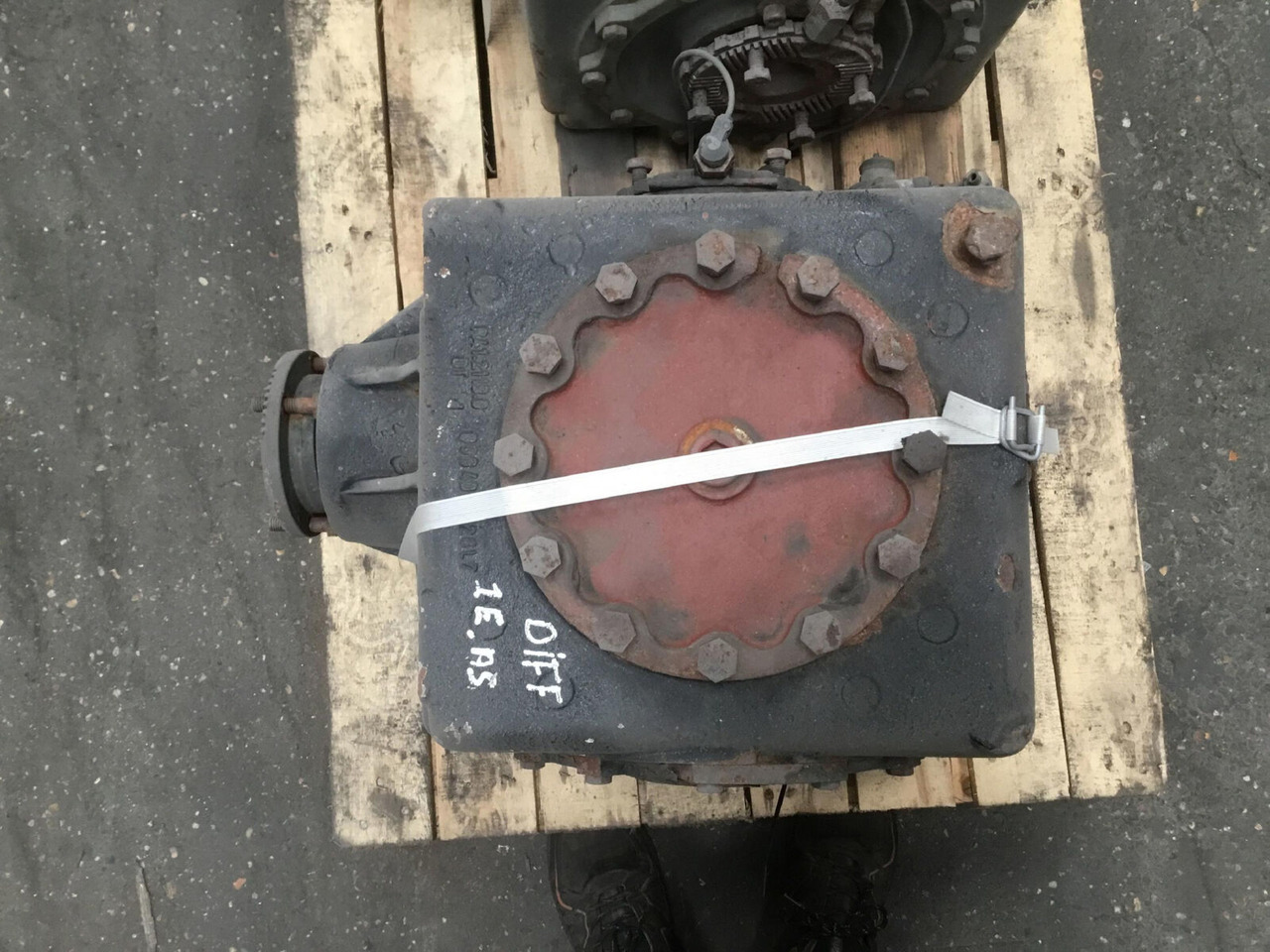 Grove GMK 2035 Diff box axle nr 1 - הילוך דיפרנציאלי עבור עגורן נייד: תמונה 5 Grove GMK 2035 Diff box axle nr 1 - הילוך דיפרנציאלי עבור עגורן נייד: תמונה 5