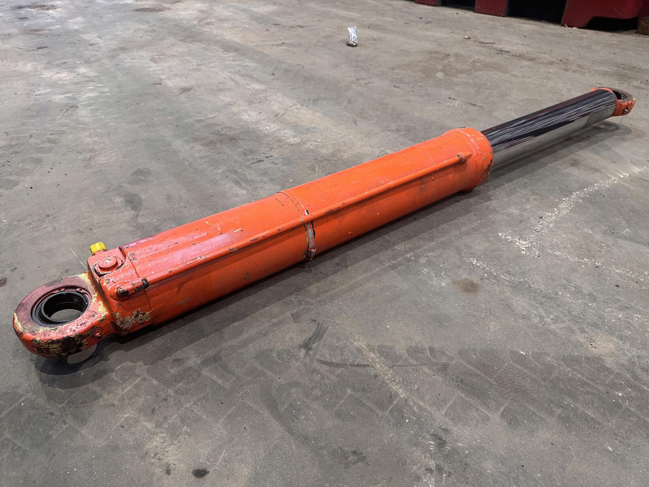Grove GMK 3050 jib derricking cylinder - צילינדר הידרולי עבור עגורן נייד: תמונה 2 Grove GMK 3050 jib derricking cylinder - צילינדר הידרולי עבור עגורן נייד: תמונה 2