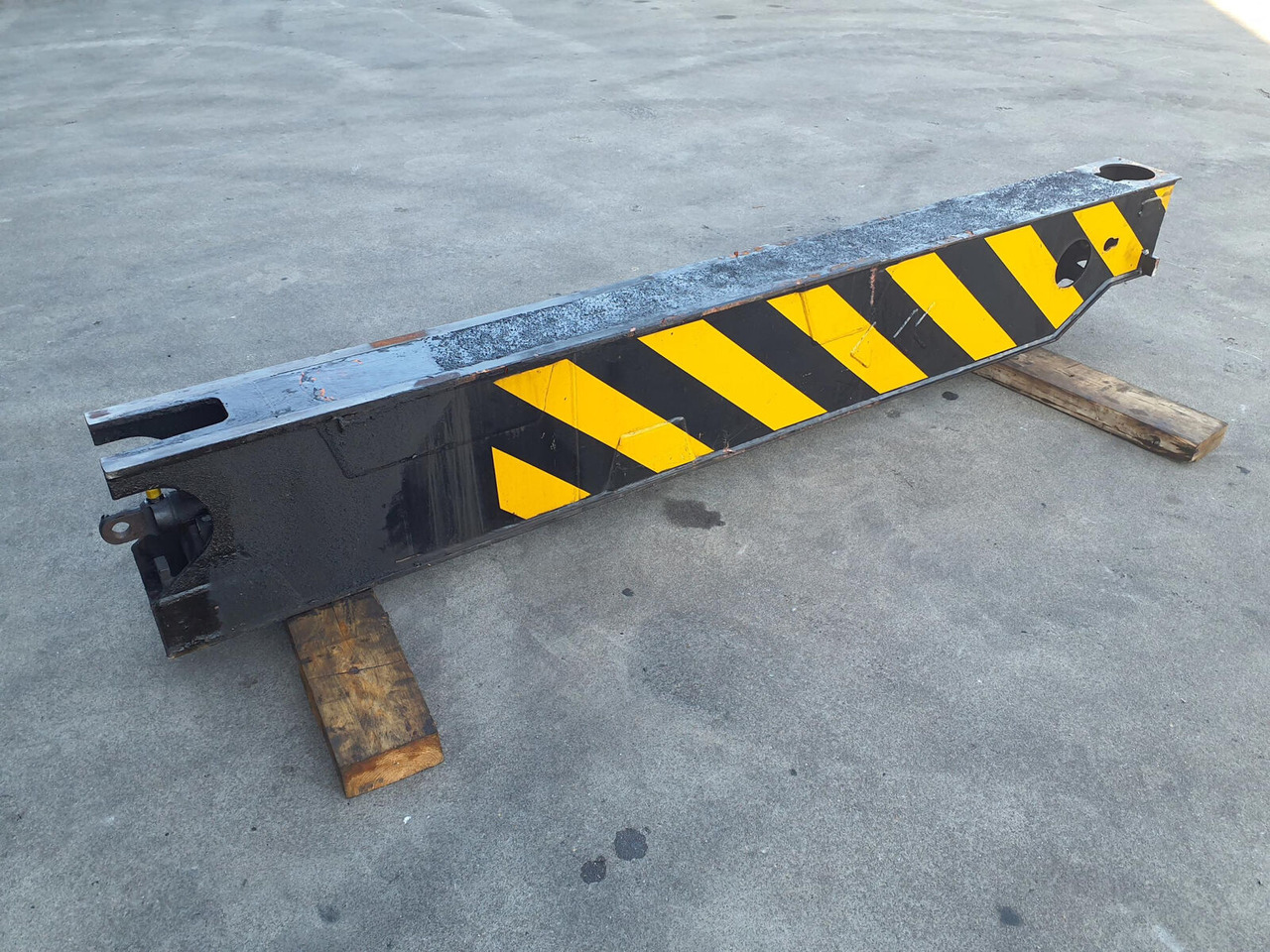 Grove GMK 3050 outrigger beam front - מתלה עבור עגורן נייד: תמונה 4 Grove GMK 3050 outrigger beam front - מתלה עבור עגורן נייד: תמונה 4