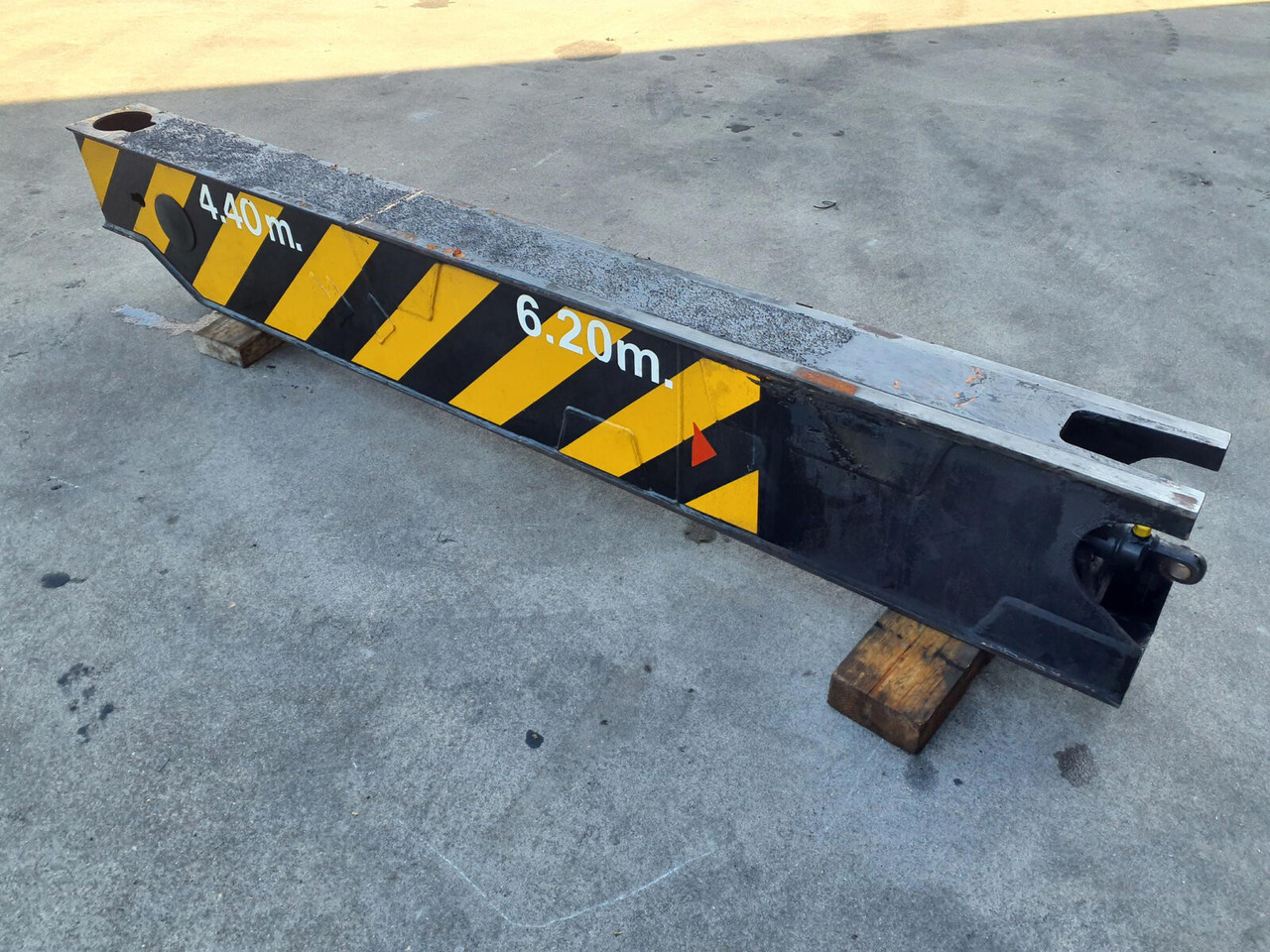 Grove GMK 3050 outrigger beam front - מתלה עבור עגורן נייד: תמונה 3 Grove GMK 3050 outrigger beam front - מתלה עבור עגורן נייד: תמונה 3