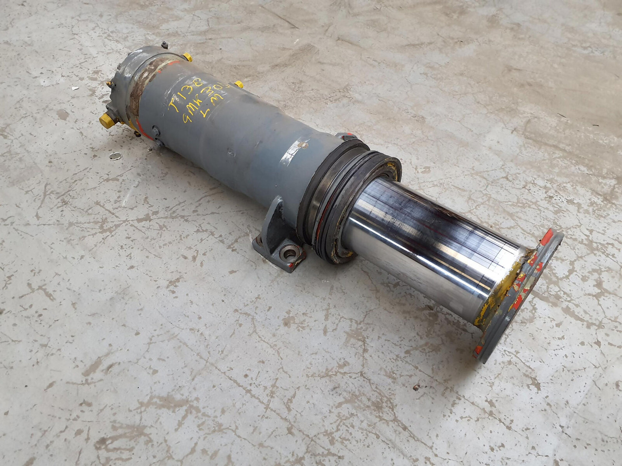 Grove GMK 3050 suspension cylinder - צילינדר הידרולי עבור עגורן: תמונה 3 Grove GMK 3050 suspension cylinder - צילינדר הידרולי עבור עגורן: תמונה 3