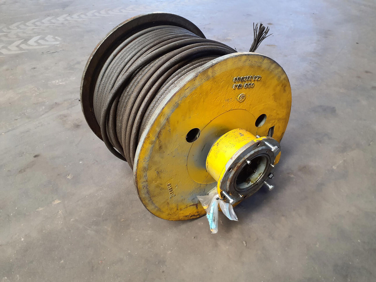 Grove GMK 3050 winch complete with brake - כננת עבור עגורן נייד: תמונה 1 Grove GMK 3050 winch complete with brake - כננת עבור עגורן נייד: תמונה 1
