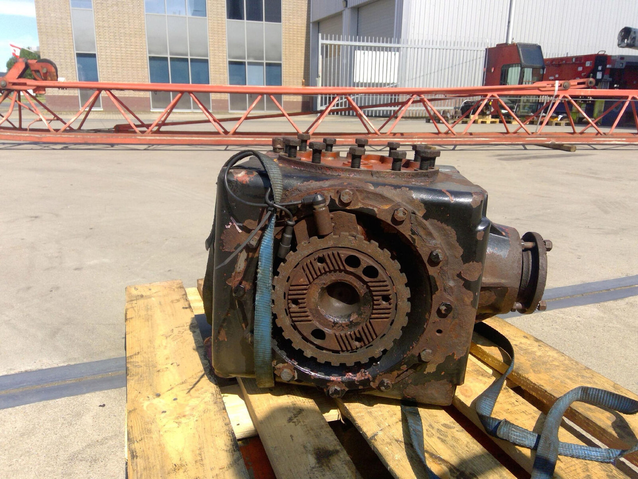 Grove GMK 3055 diff box axle 1 - הילוך דיפרנציאלי עבור עגורן נייד: תמונה 4 Grove GMK 3055 diff box axle 1 - הילוך דיפרנציאלי עבור עגורן נייד: תמונה 4