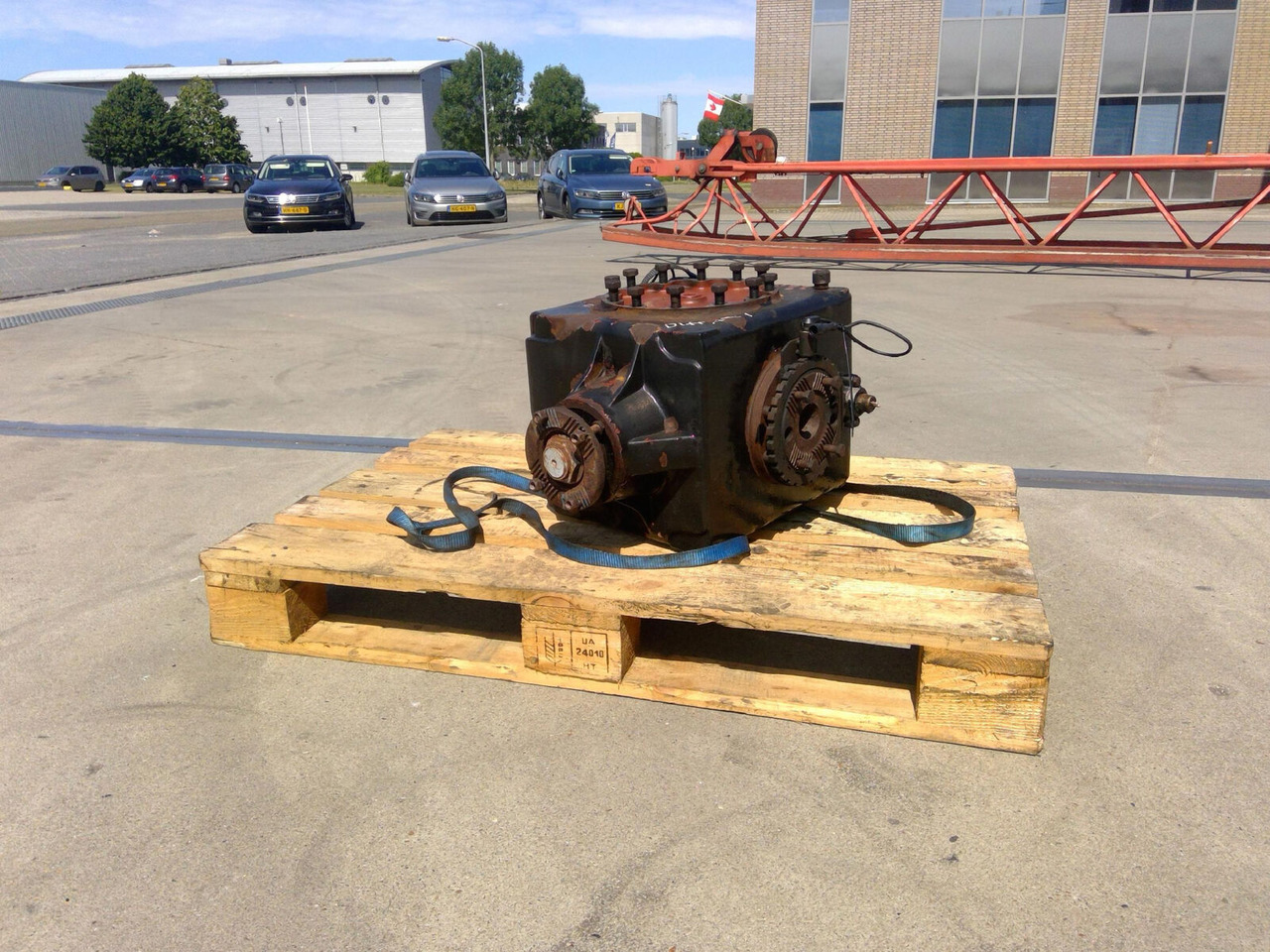 Grove GMK 3055 diff box axle 1 - הילוך דיפרנציאלי עבור עגורן נייד: תמונה 1 Grove GMK 3055 diff box axle 1 - הילוך דיפרנציאלי עבור עגורן נייד: תמונה 1