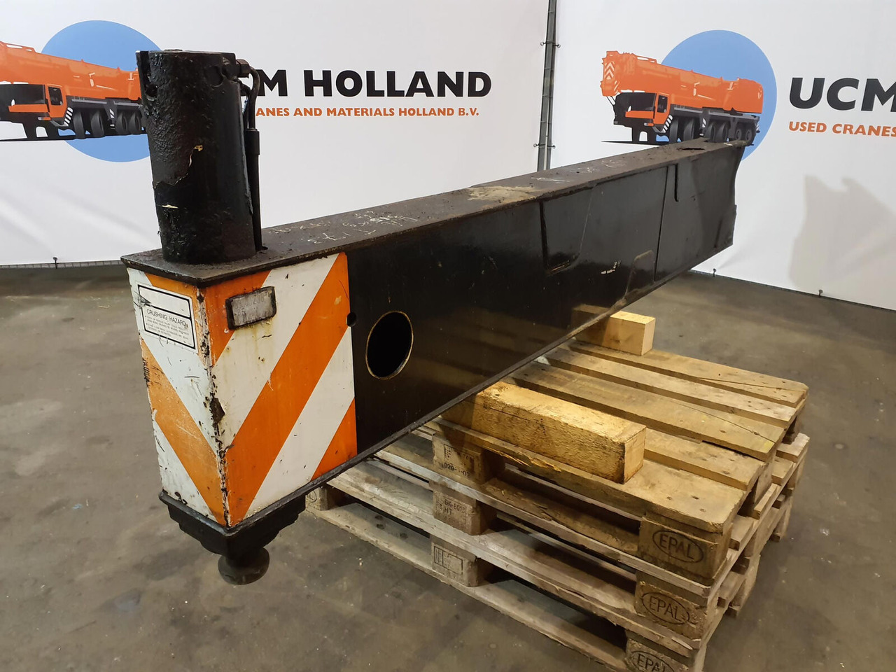 Grove GMK 3055 sliding beam complete rear - מתלה עבור עגורן נייד: תמונה 2 Grove GMK 3055 sliding beam complete rear - מתלה עבור עגורן נייד: תמונה 2