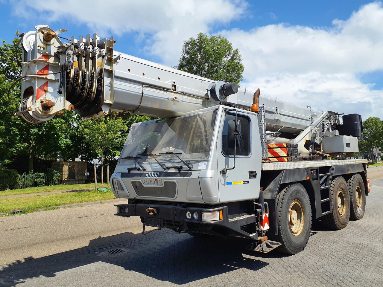 Grove GMK 3055 - עגורן נייד: תמונה 1 Grove GMK 3055 - עגורן נייד: תמונה 1