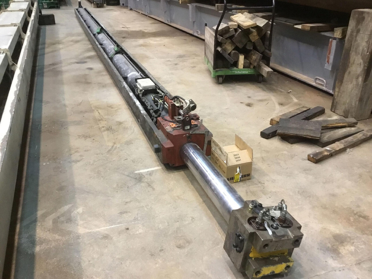 Grove GMK 4075 Telescopic boom cylinder - צילינדר הידרולי עבור עגורן נייד: תמונה 1 Grove GMK 4075 Telescopic boom cylinder - צילינדר הידרולי עבור עגורן נייד: תמונה 1