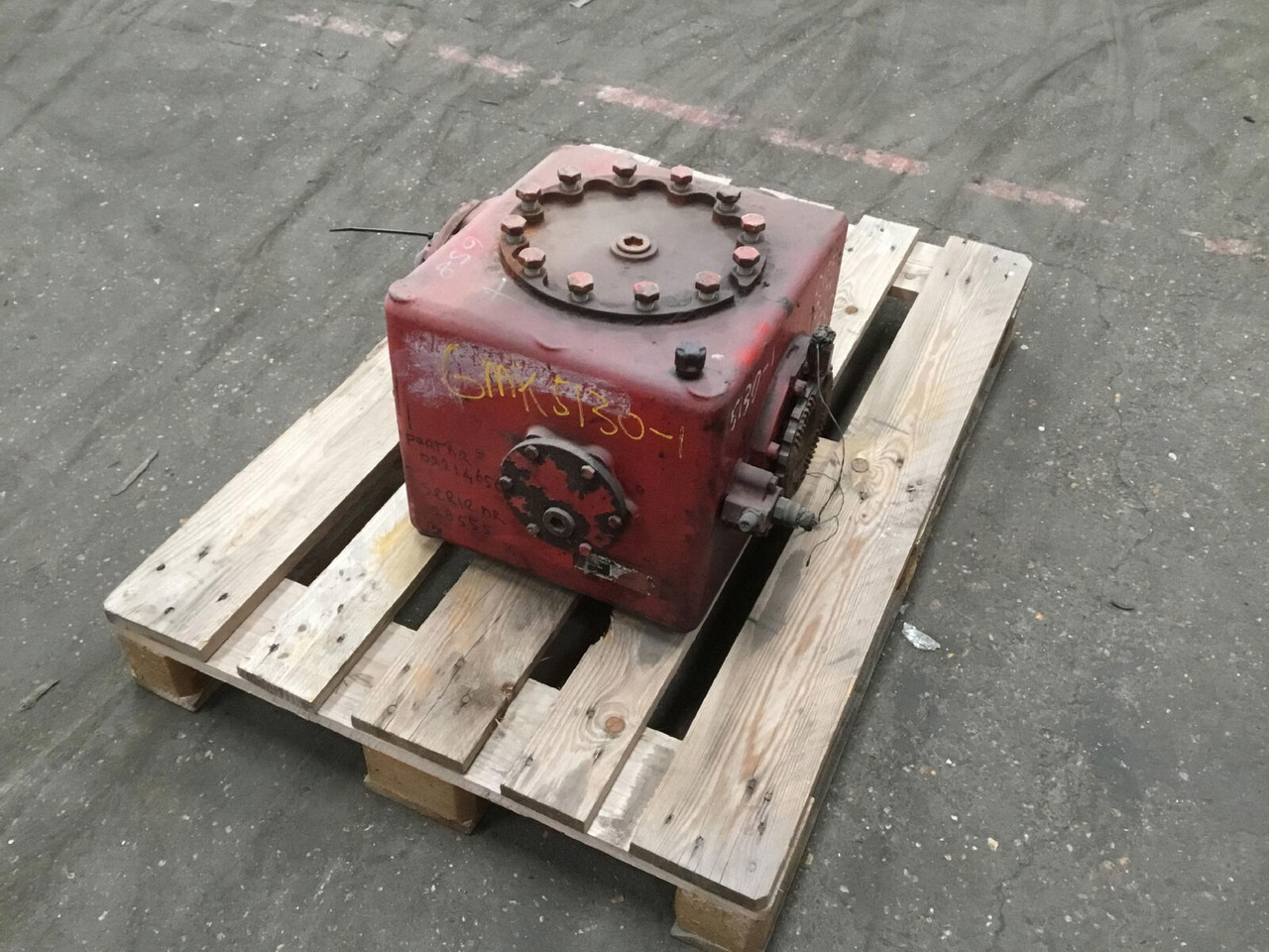 Grove GMK 5130-1 axle 2 diff box - הילוך דיפרנציאלי עבור עגורן נייד: תמונה 4 Grove GMK 5130-1 axle 2 diff box - הילוך דיפרנציאלי עבור עגורן נייד: תמונה 4