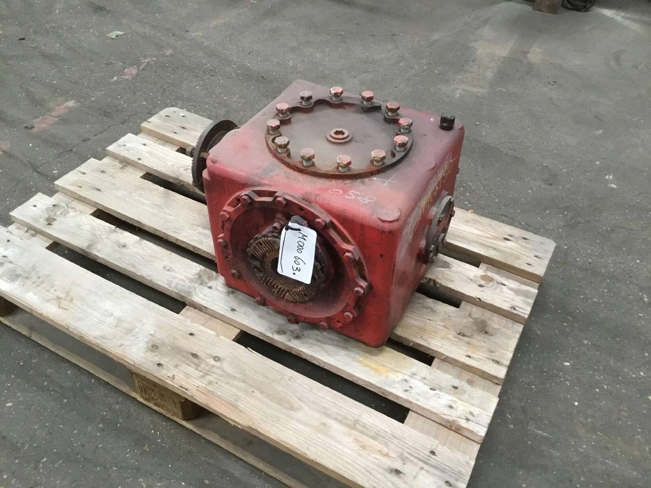Grove GMK 5130-1 axle 2 diff box - הילוך דיפרנציאלי עבור עגורן נייד: תמונה 3 Grove GMK 5130-1 axle 2 diff box - הילוך דיפרנציאלי עבור עגורן נייד: תמונה 3