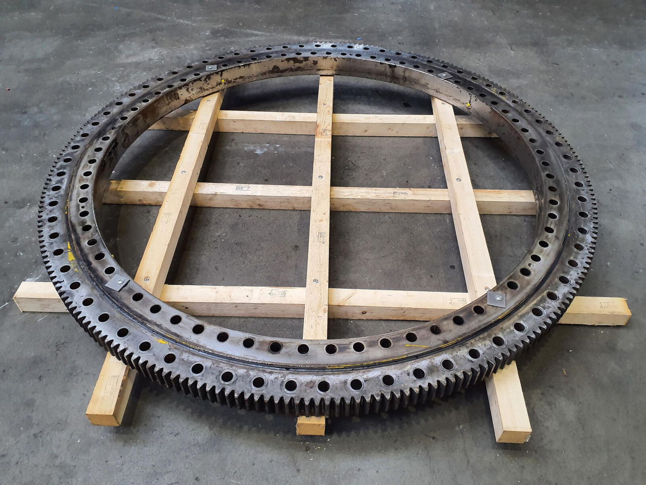 Grove GMK 5130-1 slewing ring - טבעת רוטציה עבור עגורן נייד: תמונה 2 Grove GMK 5130-1 slewing ring - טבעת רוטציה עבור עגורן נייד: תמונה 2