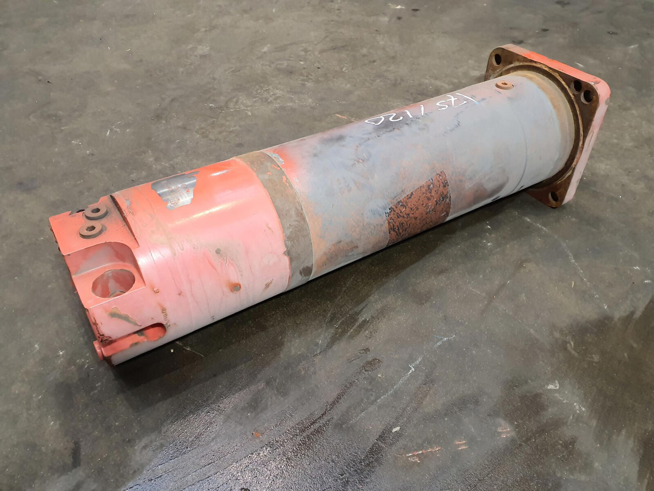 Grove GMK 5220, 5170 outrigger cylinder - מתלה עבור עגורן נייד: תמונה 4 Grove GMK 5220, 5170 outrigger cylinder - מתלה עבור עגורן נייד: תמונה 4