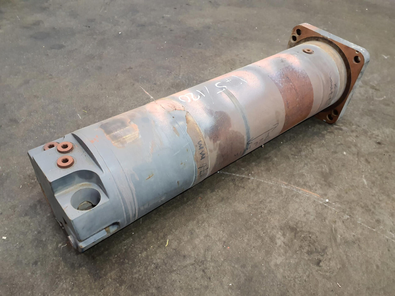 Grove GMK 5220, 5170 outrigger cylinder - מתלה עבור עגורן נייד: תמונה 3 Grove GMK 5220, 5170 outrigger cylinder - מתלה עבור עגורן נייד: תמונה 3