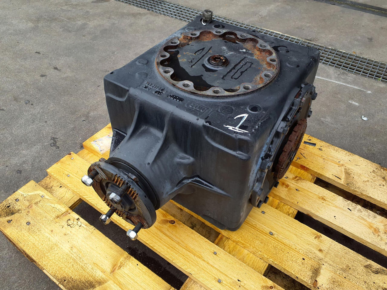 Grove GMK 6400 diff box axle 1 - הילוך דיפרנציאלי עבור עגורן נייד: תמונה 3 Grove GMK 6400 diff box axle 1 - הילוך דיפרנציאלי עבור עגורן נייד: תמונה 3