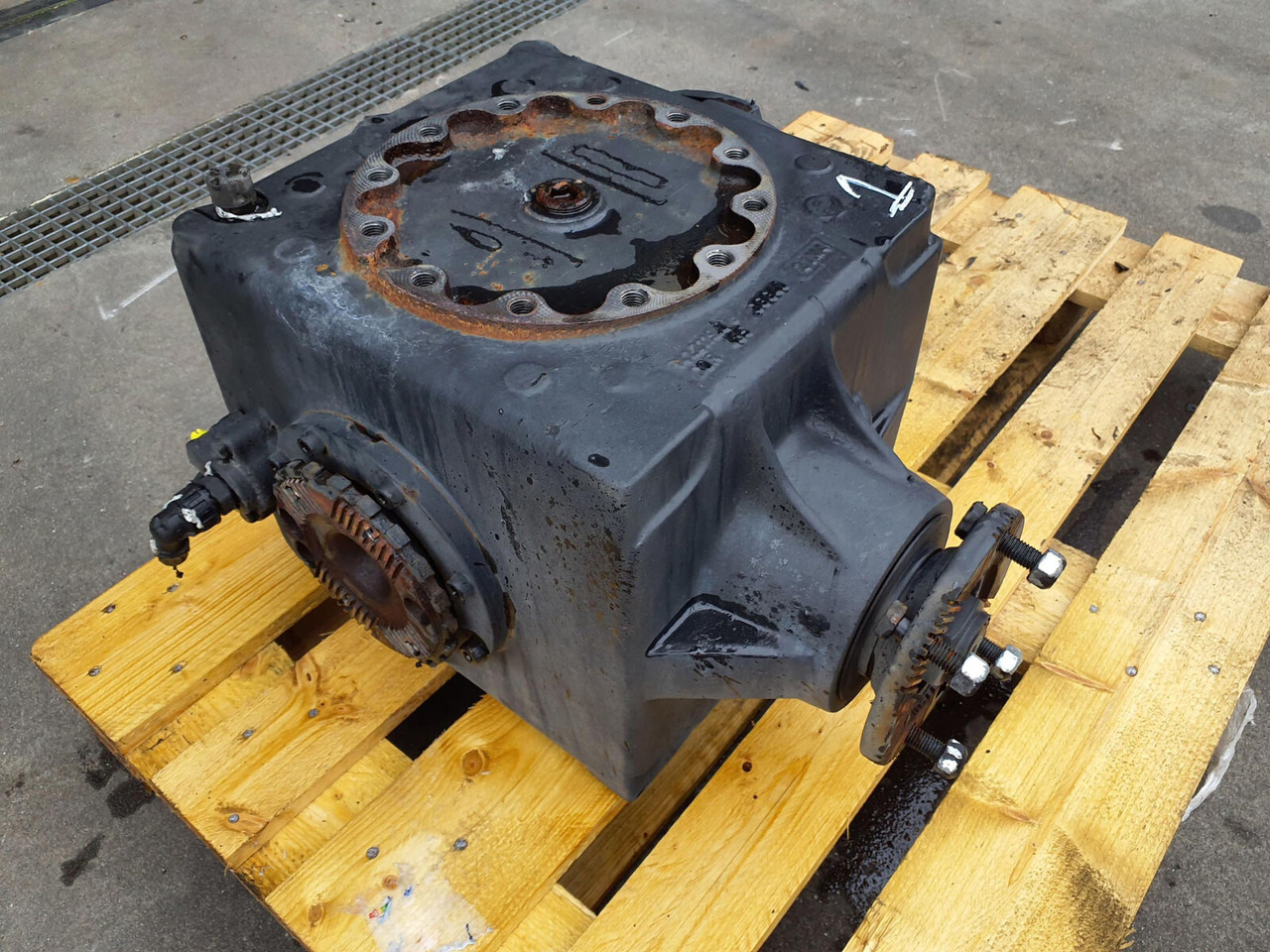 Grove GMK 6400 diff box axle 1 - הילוך דיפרנציאלי עבור עגורן נייד: תמונה 2 Grove GMK 6400 diff box axle 1 - הילוך דיפרנציאלי עבור עגורן נייד: תמונה 2