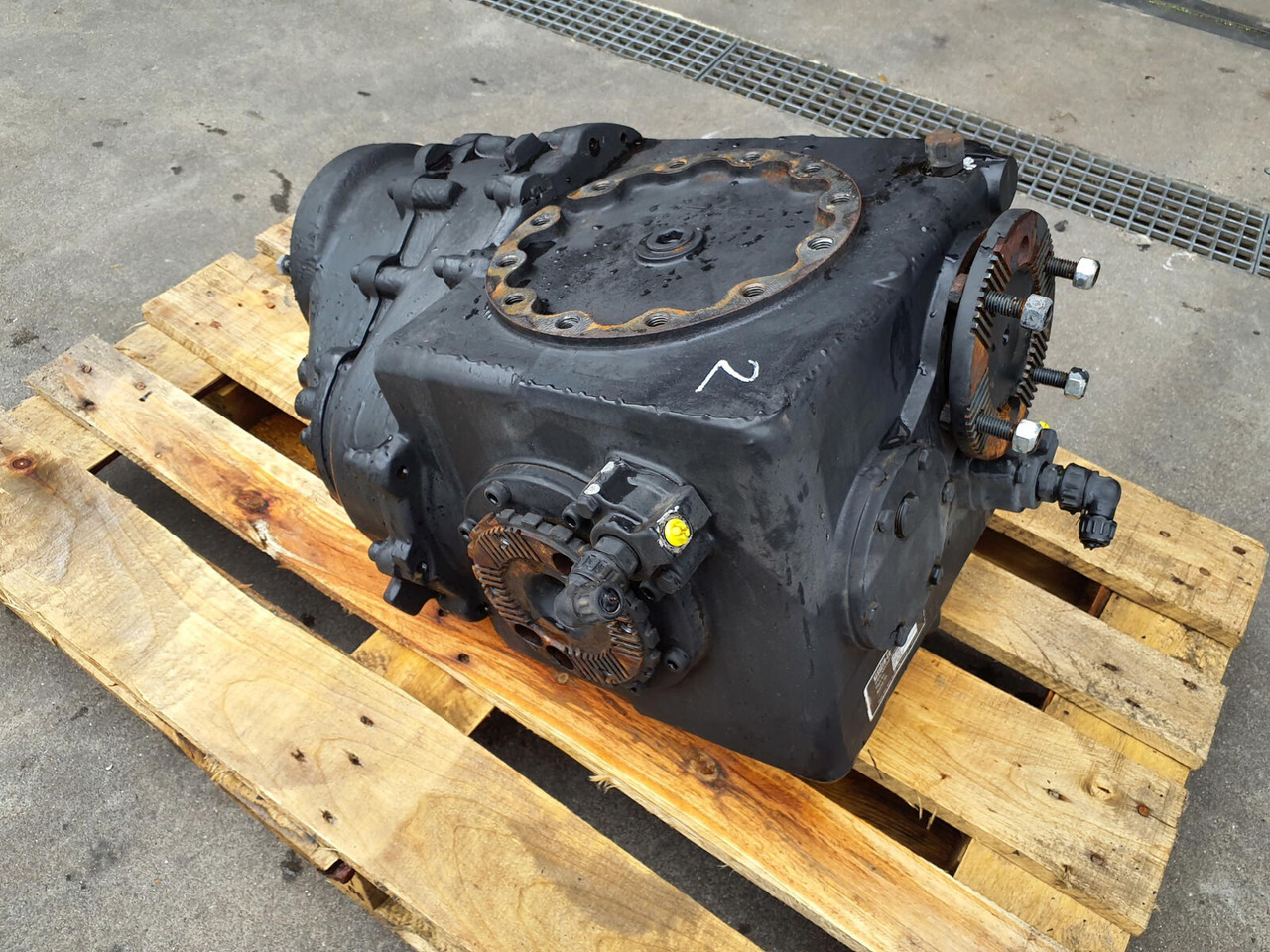 Grove GMK 6400 diff box axle2 - הילוך דיפרנציאלי עבור עגורן נייד: תמונה 2 Grove GMK 6400 diff box axle2 - הילוך דיפרנציאלי עבור עגורן נייד: תמונה 2