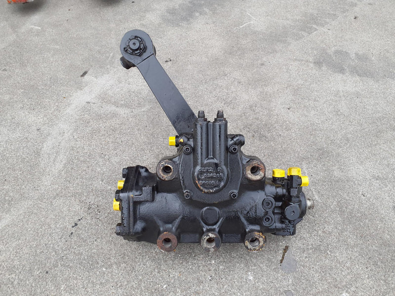 Grove GMK 6400 steering box servocom-zf - עמודת היגוי עבור עגורן: תמונה 3 Grove GMK 6400 steering box servocom-zf - עמודת היגוי עבור עגורן: תמונה 3