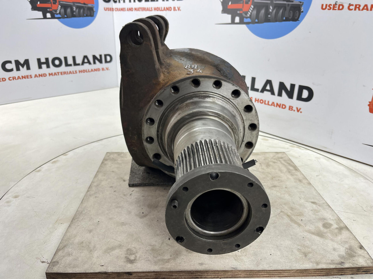 Grove GMK Steering knuckle 16 holes - מפרק היגוי עבור עגורן נייד: תמונה 2 Grove GMK Steering knuckle 16 holes - מפרק היגוי עבור עגורן נייד: תמונה 2