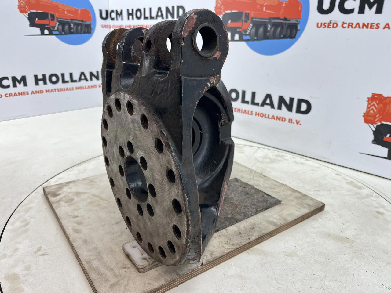 Grove GMK Steering knuckle 16 holes - מפרק היגוי עבור עגורן נייד: תמונה 4 Grove GMK Steering knuckle 16 holes - מפרק היגוי עבור עגורן נייד: תמונה 4