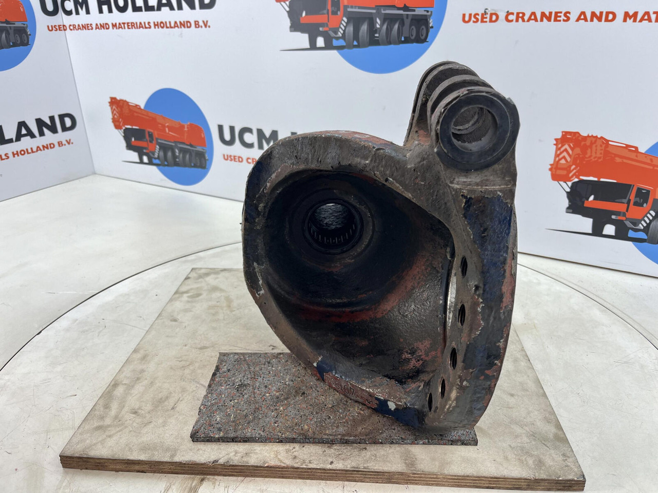 Grove GMK Steering knuckle 16 holes - מפרק היגוי עבור עגורן נייד: תמונה 5 Grove GMK Steering knuckle 16 holes - מפרק היגוי עבור עגורן נייד: תמונה 5
