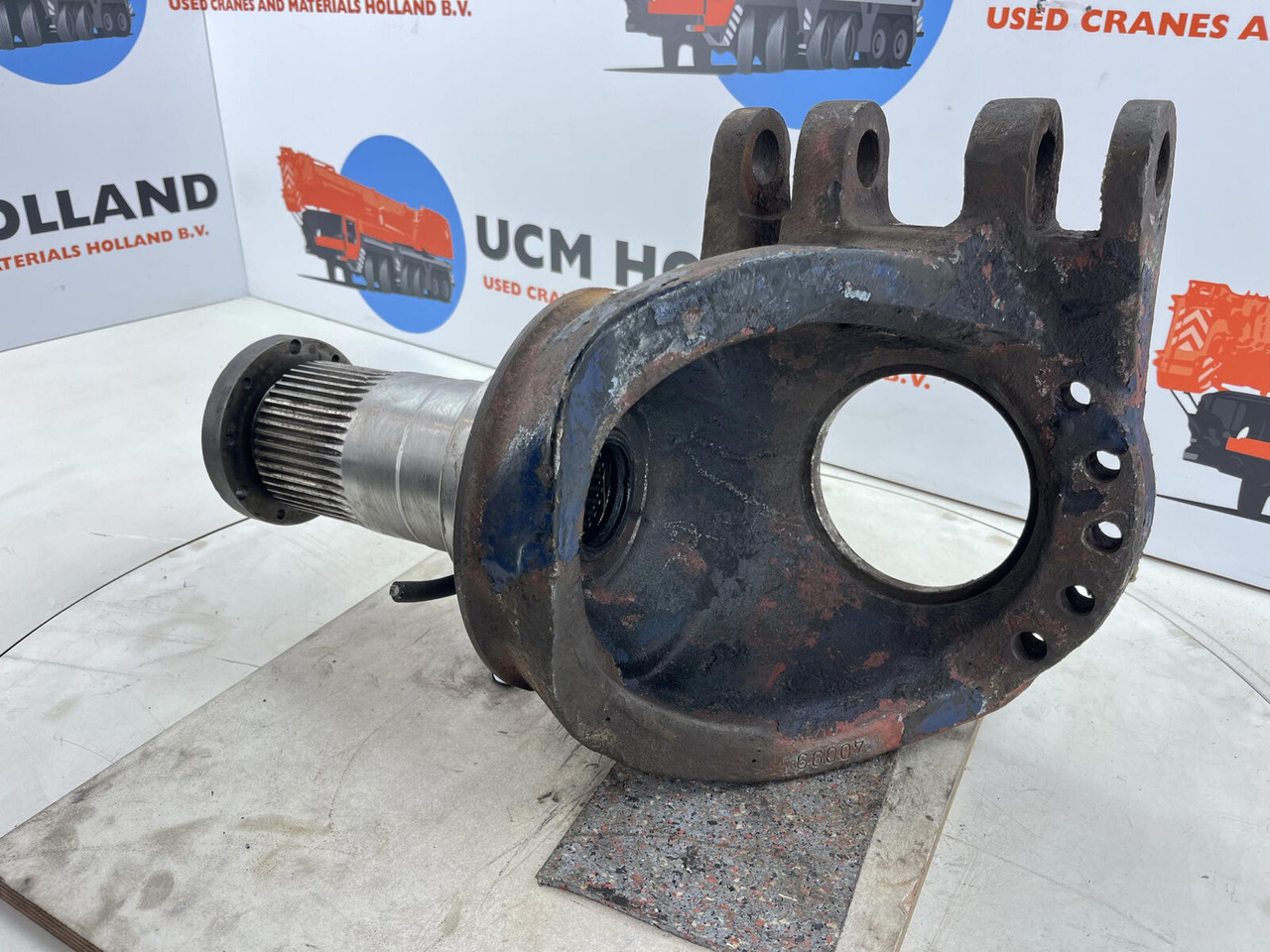 Grove GMK Steering knuckle 16 holes - מפרק היגוי עבור עגורן נייד: תמונה 4 Grove GMK Steering knuckle 16 holes - מפרק היגוי עבור עגורן נייד: תמונה 4