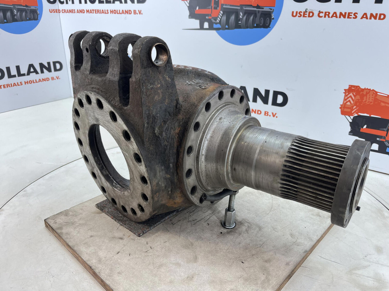 Grove GMK Steering knuckle 16 holes - מפרק היגוי עבור עגורן נייד: תמונה 3 Grove GMK Steering knuckle 16 holes - מפרק היגוי עבור עגורן נייד: תמונה 3