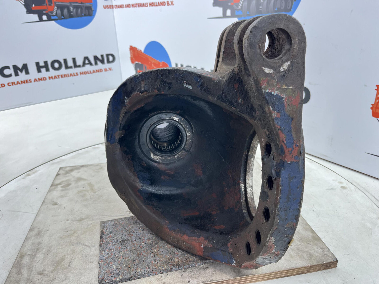 Grove GMK Steering knuckle 16 holes - מפרק היגוי עבור עגורן נייד: תמונה 5 Grove GMK Steering knuckle 16 holes - מפרק היגוי עבור עגורן נייד: תמונה 5
