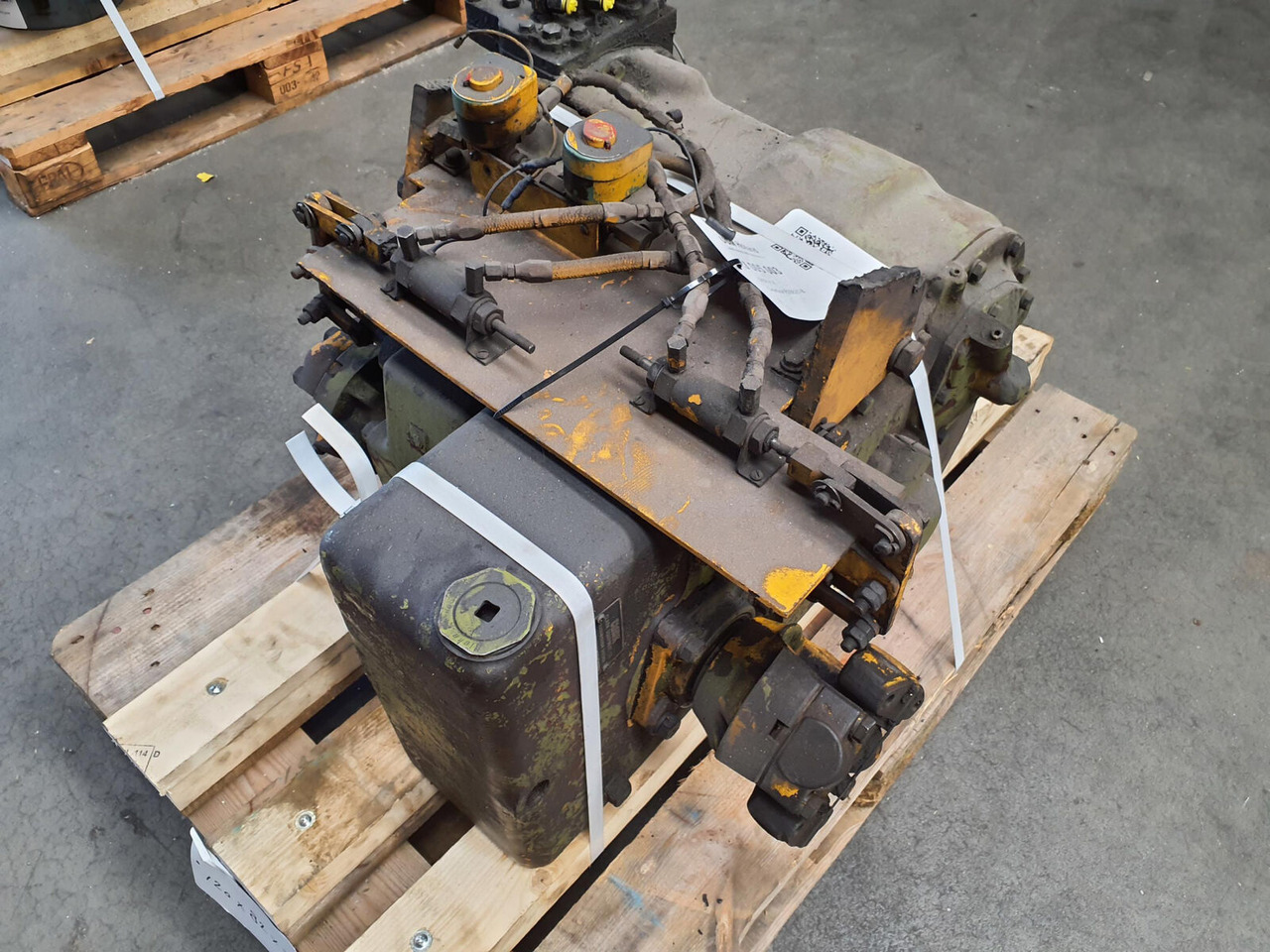 Grove RT 65S Gearbox Clark R28621-8 - תיבת הילוכים עבור עגורן נייד: תמונה 4 Grove RT 65S Gearbox Clark R28621-8 - תיבת הילוכים עבור עגורן נייד: תמונה 4