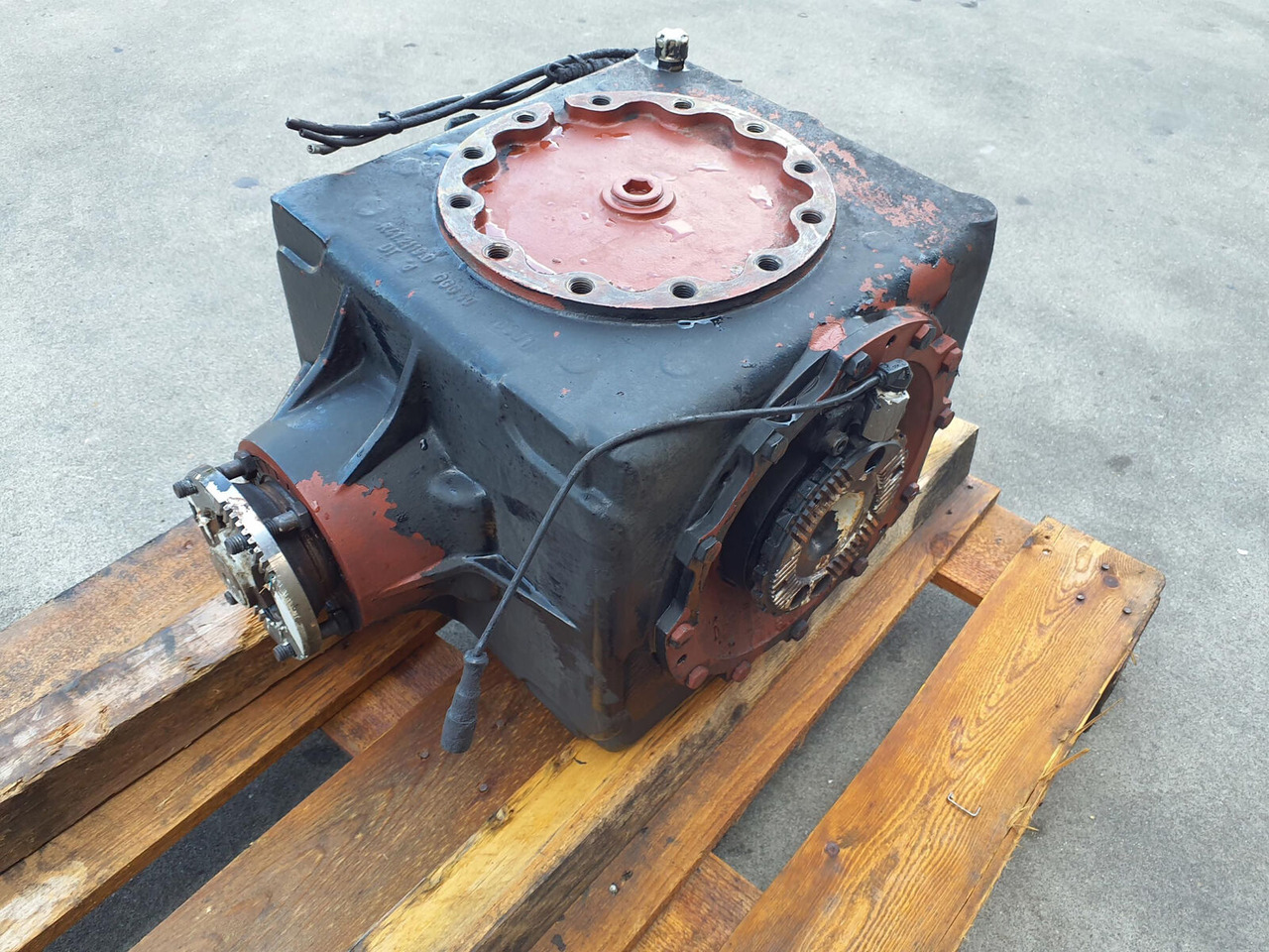 Kessler+Co GMK 3050 Diff box axle 1 - הילוך דיפרנציאלי עבור עגורן נייד: תמונה 2 Kessler+Co GMK 3050 Diff box axle 1 - הילוך דיפרנציאלי עבור עגורן נייד: תמונה 2
