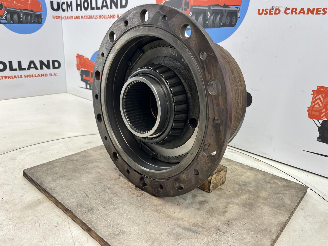 Kessler planetary gear 22-25-74-40-4pl-H177-46 - הנעה סופית עבור עגורן נייד: תמונה 3 Kessler planetary gear 22-25-74-40-4pl-H177-46 - הנעה סופית עבור עגורן נייד: תמונה 3
